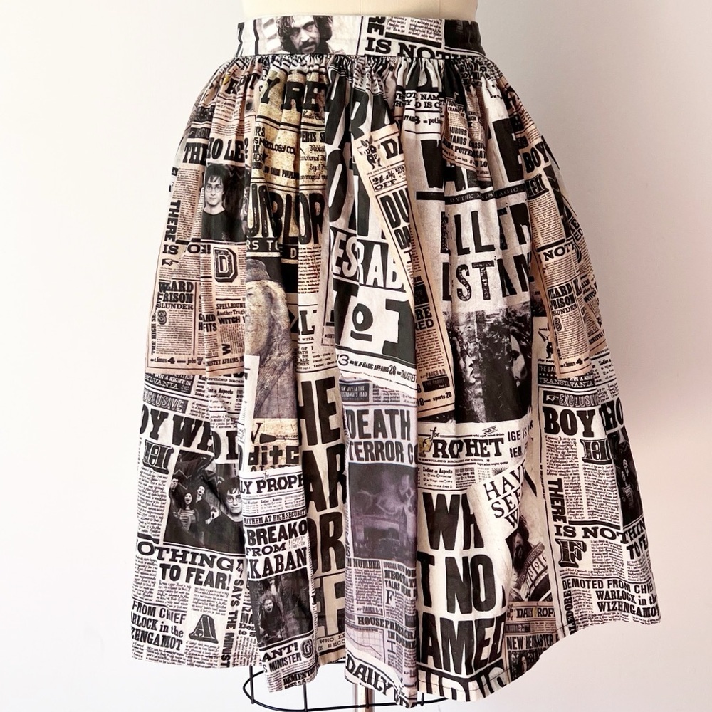 Harry Potter Daily Prophet Newspaper Skirt Black White Midi‎ Pockets